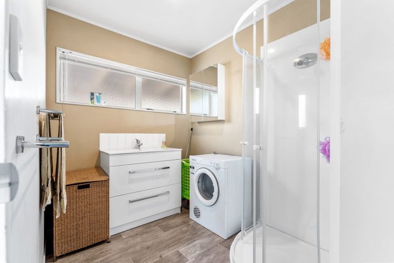 Photo of property in 2/372 Whangaparaoa Road, Stanmore Bay, Whangaparaoa, 0932