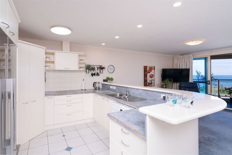 Photo of property in Ocean Apartments, 44-46 Marine Parade, Paraparaumu Beach, Paraparaumu, 5032