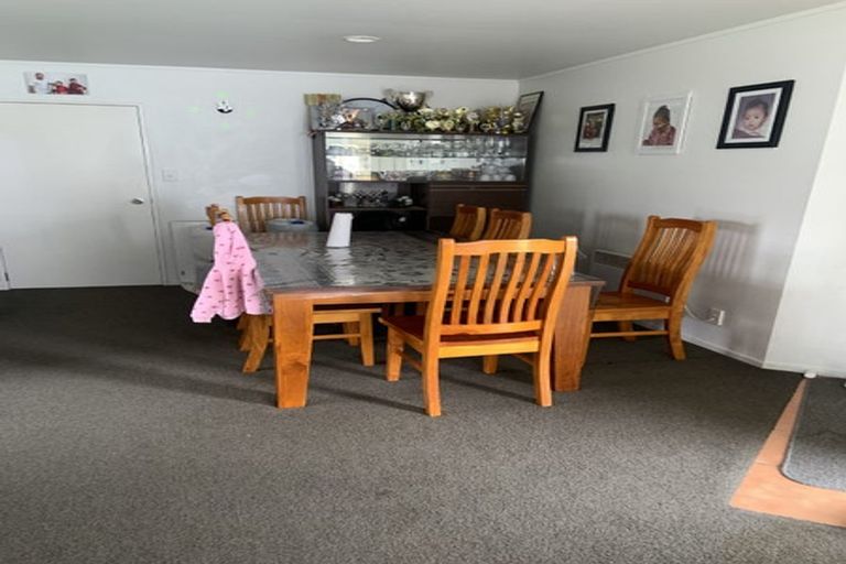 Photo of property in 4 Volta Place, Clendon Park, Auckland, 2103