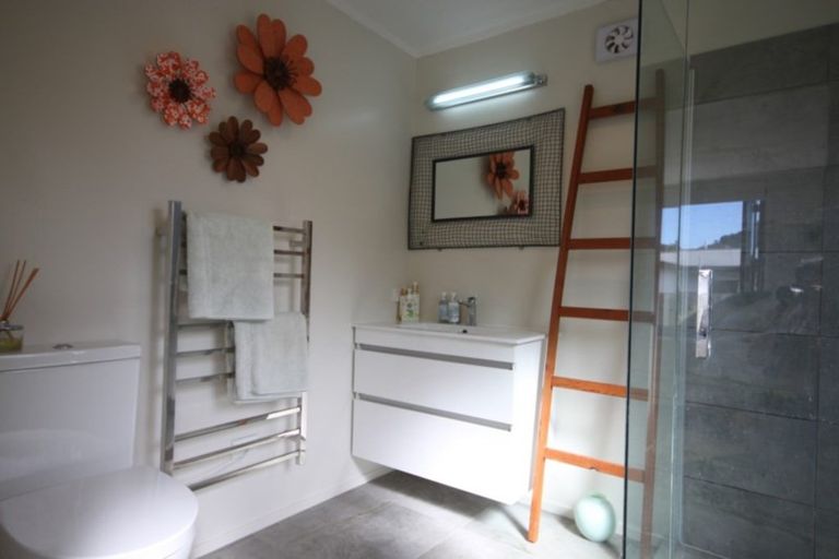 Photo of property in 42 Vista Paku, Pauanui, Hikuai, 3579