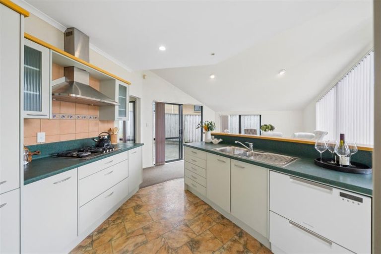 Photo of property in 23 Amesbury Drive, Churton Park, Wellington, 6037