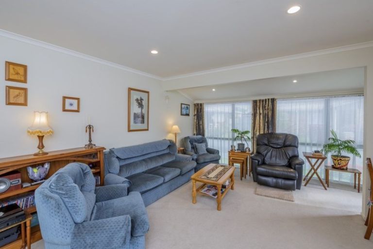 Photo of property in Rangeview Villas, 10/9 Fuller Close, Levin, 5510