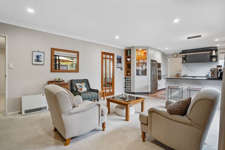 Photo of property in 14 Lansell Drive, East Tamaki Heights, Auckland, 2016