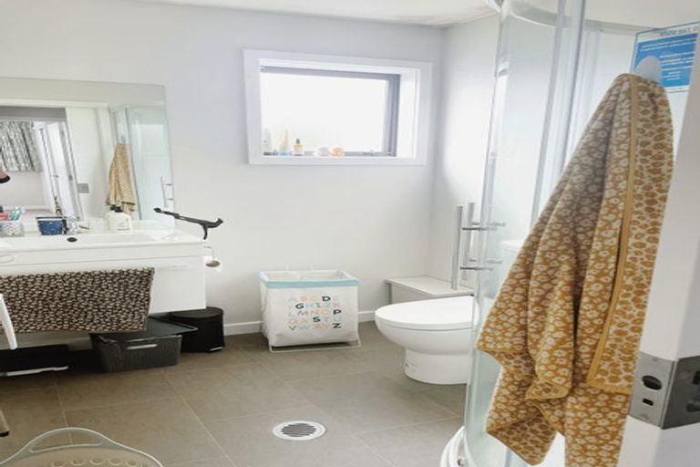 Photo of property in 60u2 Broderick Road, Johnsonville, Wellington, 6037