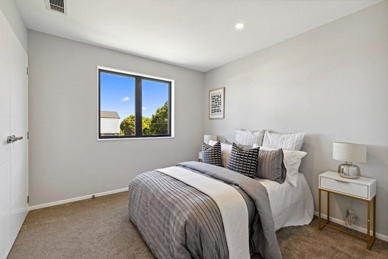 Photo of property in 46 Paretao Street, Massey, 0614