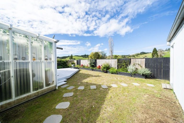 Photo of property in 26 Valley Road, Hikurangi, 0114