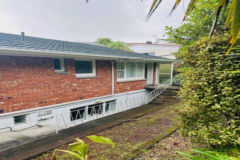 Photo of property in 1/88 Lake Road, Northcote, Auckland, 0627