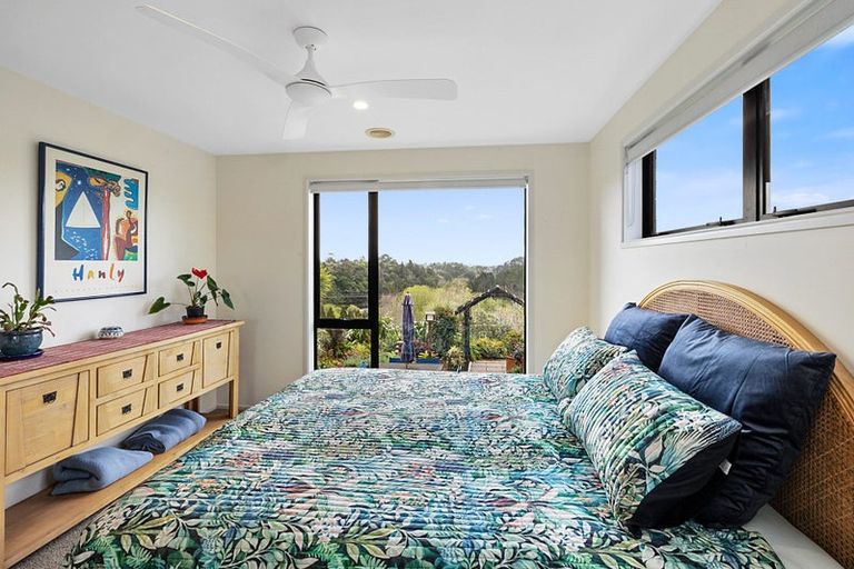 Photo of property in 9 Kapurau Lane, Merrilands, New Plymouth, 4312