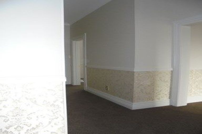 Photo of property in 127 Tasman Street, Mount Cook, Wellington, 6021