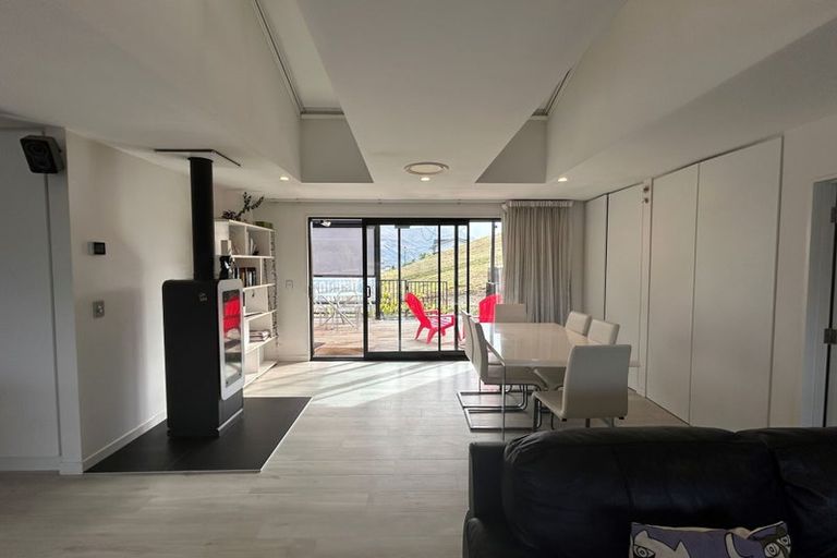 Photo of property in 6 Mataraki Place, Wanaka, 9305