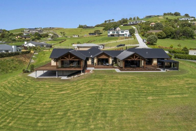 Photo of property in 43r Oceana Drive, Welcome Bay, Tauranga, 3175
