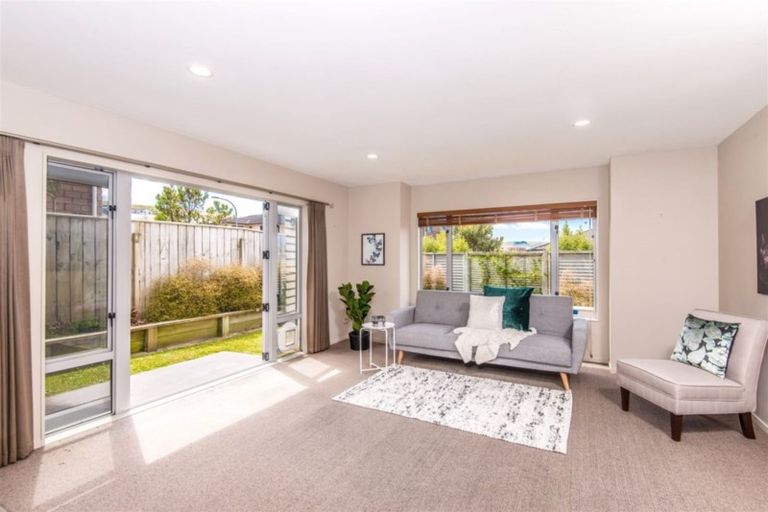 Photo of property in 71 Amesbury Drive, Churton Park, Wellington, 6037
