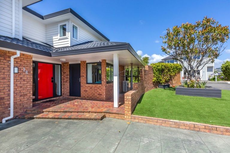 Photo of property in 28 Lanyon Place, Whitby, Porirua, 5024