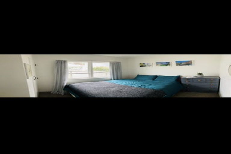 Photo of property in 170a Queen Street, Northcote Point, Auckland, 0627