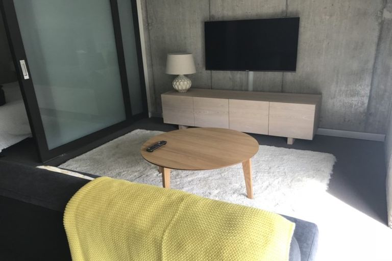 Photo of property in Frame Apartments, 902/111u Molesworth Street, Thorndon, Wellington, 6011