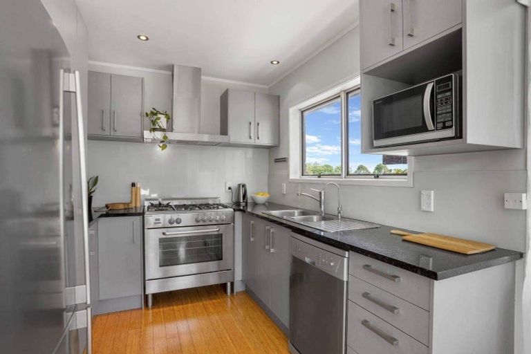Photo of property in 1/425 Don Buck Road, Massey, Auckland, 0614