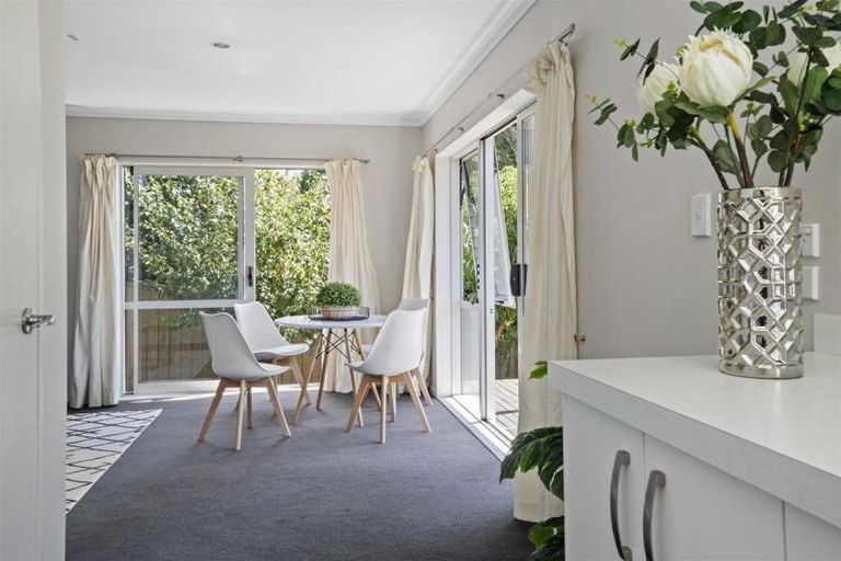 Photo of property in 16 Pono Place, Waiuku, 2123