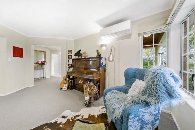 Photo of property in 12 San Jose Rise, Shamrock Park, Auckland, 2016