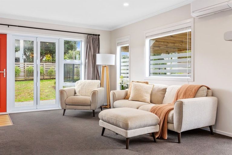 Photo of property in 1/1 Murphy Place, Titahi Bay, Porirua, 5022