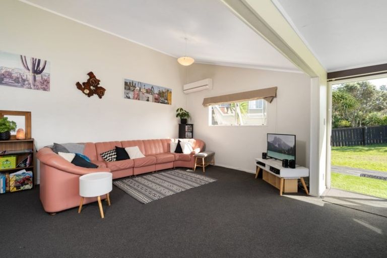 Photo of property in 144 Karewa Parade, Papamoa Beach, Papamoa, 3118