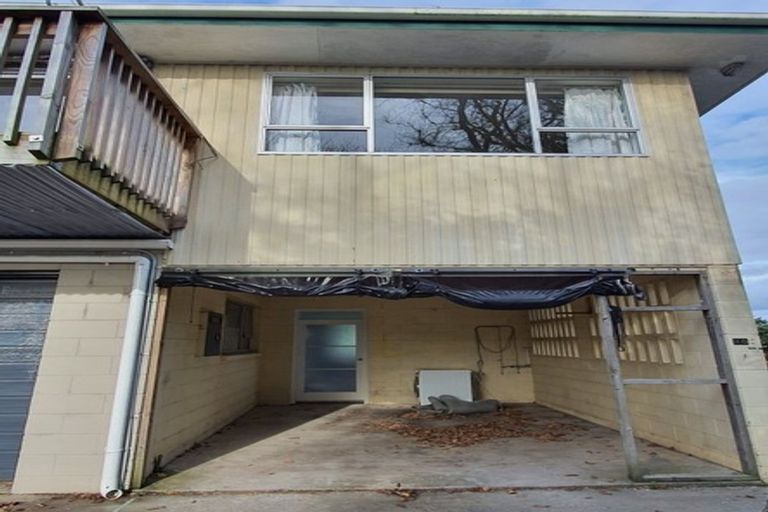 Photo of property in 2/25 Gill Avenue, Te Atatu Peninsula, Auckland, 0610