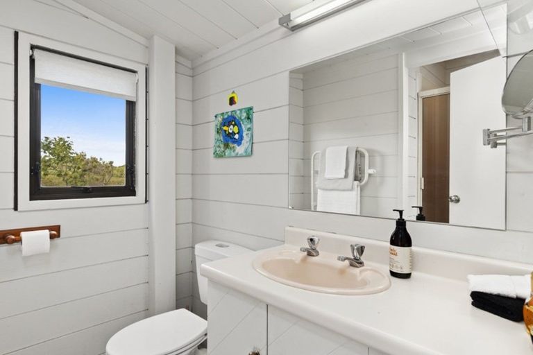 Photo of property in 42 Karioitahi Road, Waiuku, 2683