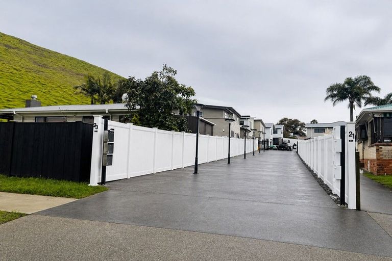 Photo of property in 21e Putini Road, Mangere Bridge, Auckland, 2022
