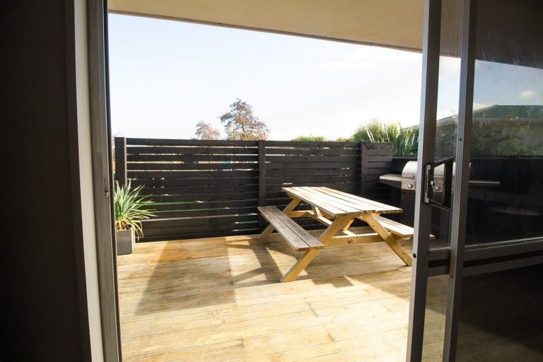 Photo of property in 32 Palliser Place, Milson, Palmerston North, 4414