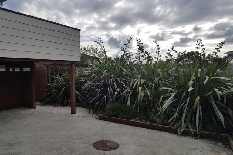 Photo of property in 25 Clearview Heights, Ranui, Auckland, 0612