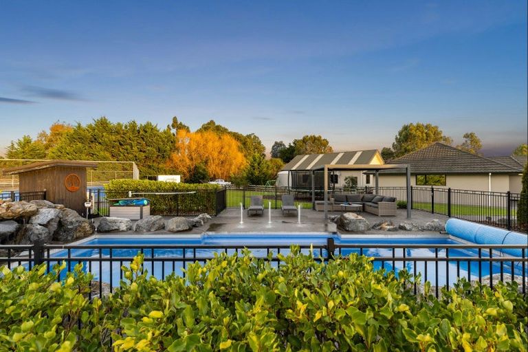 Photo of property in 44 Tutakarae Road, Kelvin Grove, Palmerston North, 4470