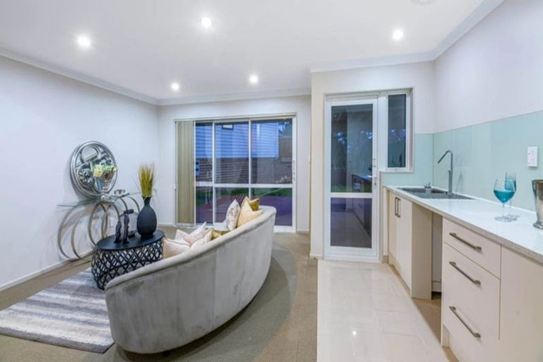 Photo of property in 72 Bur Oak Terrace, Schnapper Rock, Auckland, 0632