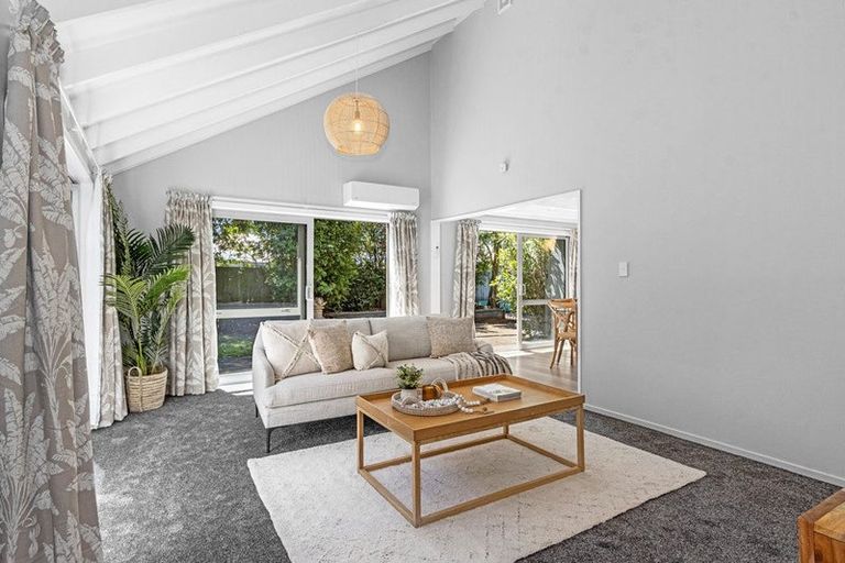 Photo of property in 10 Glenys Place, Broomfield, Christchurch, 8042