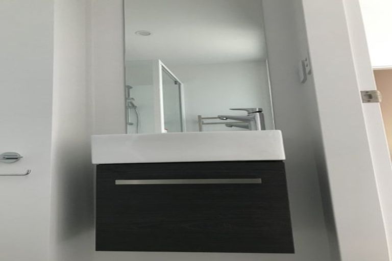 Photo of property in 17 Rua Kai Way, Brooklyn, Wellington, 6021