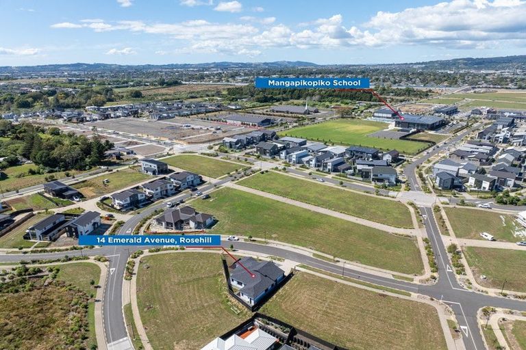 Photo of property in 14 Emerald Avenue, Rosehill, 2113