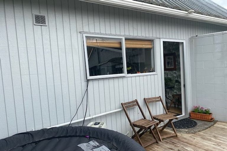 Photo of property in 19 John Road, Stanmore Bay, Whangaparaoa, 0932