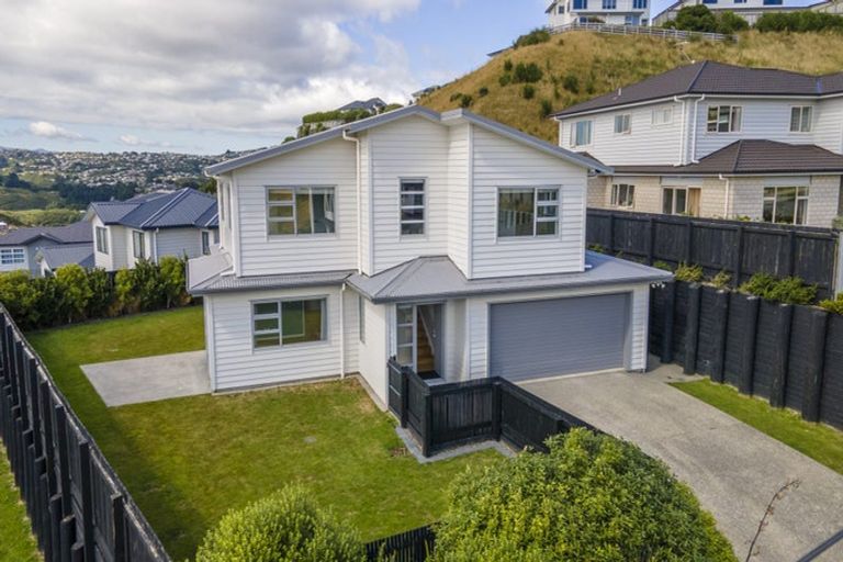 Photo of property in 120 Amesbury Drive, Churton Park, Wellington, 6037
