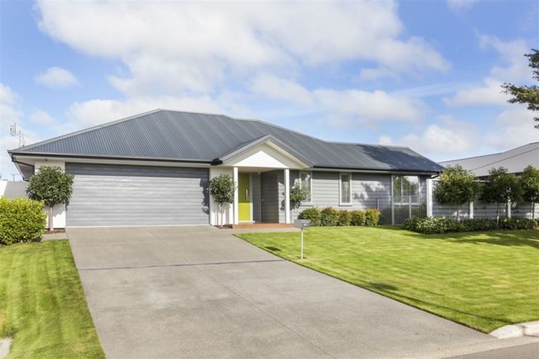 Photo of property in 47 Oakwood Drive, Rangiora, 7400