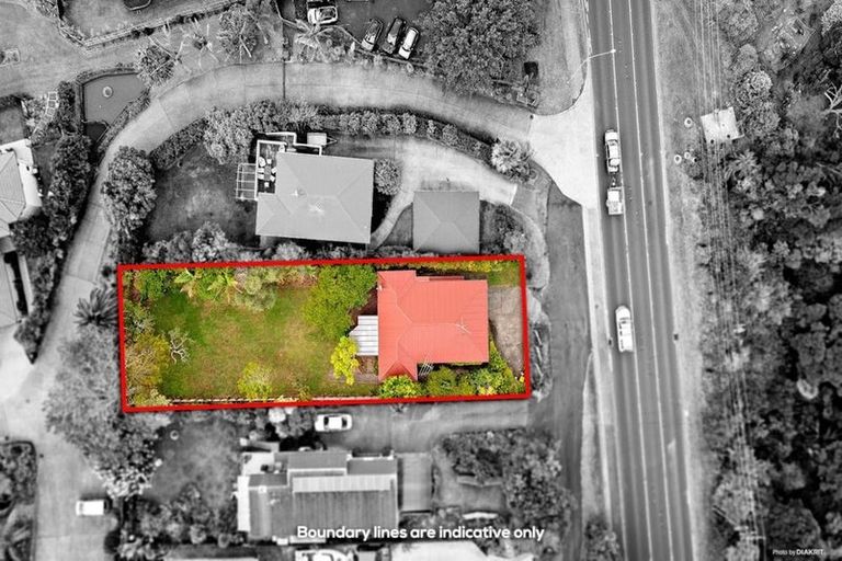 Photo of property in 122 Whangaparaoa Road, Red Beach, 0932