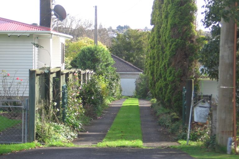 Photo of property in 99 Matipo Road, Te Atatu Peninsula, Auckland, 0610