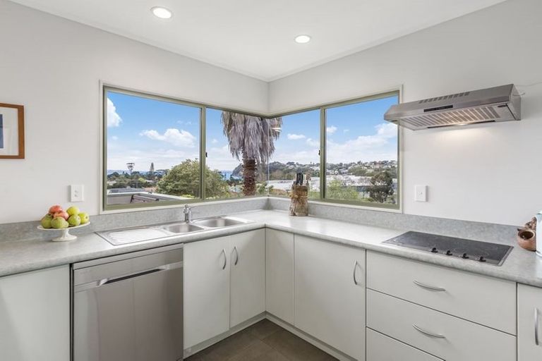 Photo of property in 35a Kauri Road, Stanmore Bay, Whangaparaoa, 0932