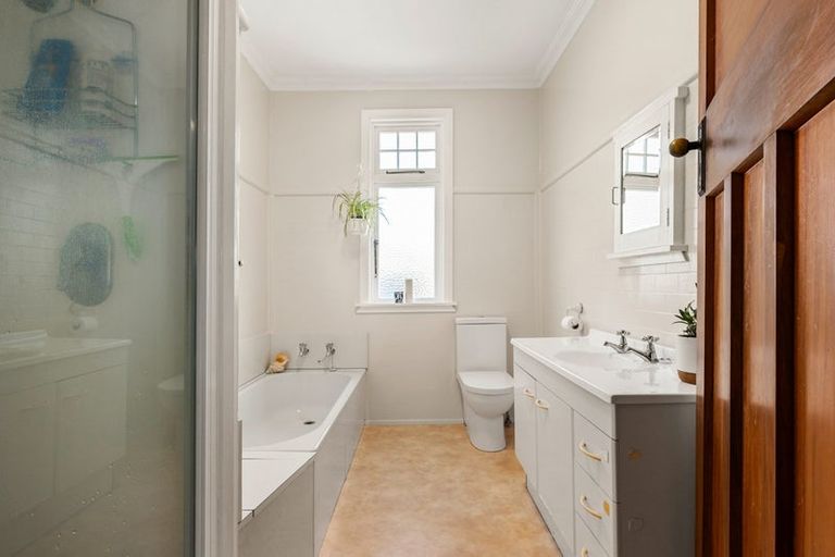 Photo of property in 81 Totara Road, Miramar, Wellington, 6022