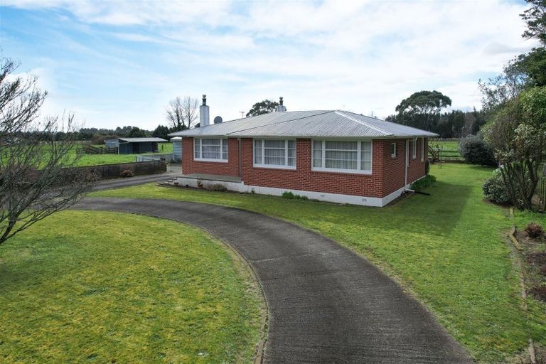 Photo of property in 18 Boulton Road, Levin, 5510