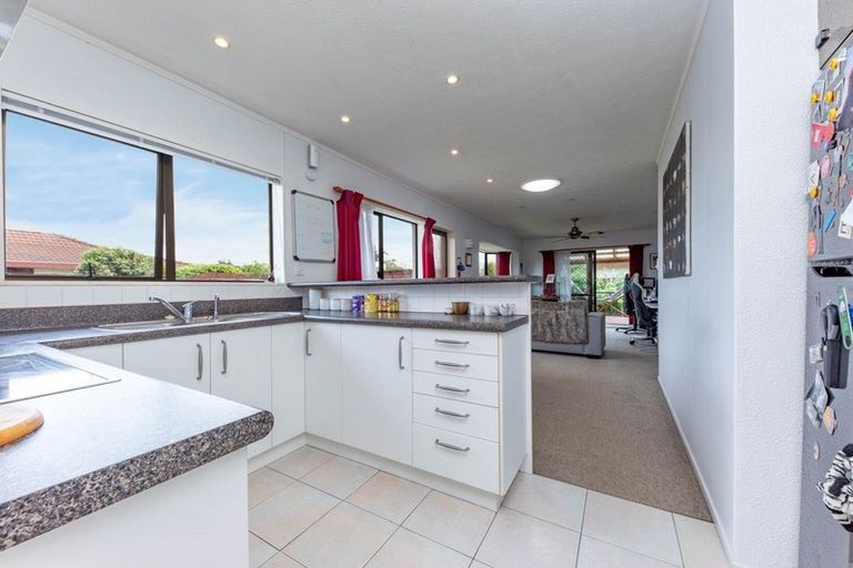 Photo of property in 5/4074 Great North Road, Glen Eden, Auckland, 0602