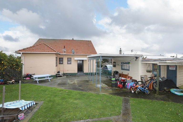 Photo of property in 25 Robert Street, Marton, 4710