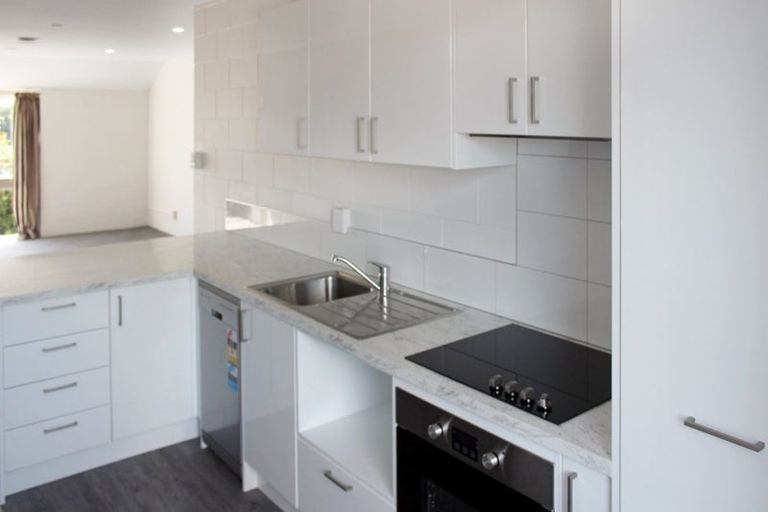 Photo of property in 2/107 Holly Road, St Albans, Christchurch, 8014