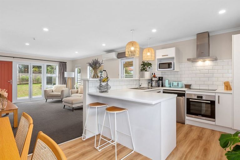 Photo of property in 1/1 Murphy Place, Titahi Bay, Porirua, 5022