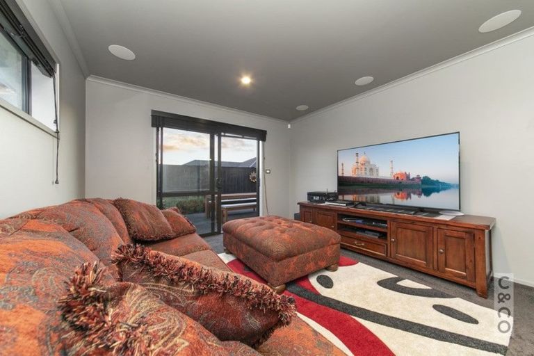 Photo of property in 9 Jelas Drive, Riverhead, 0820