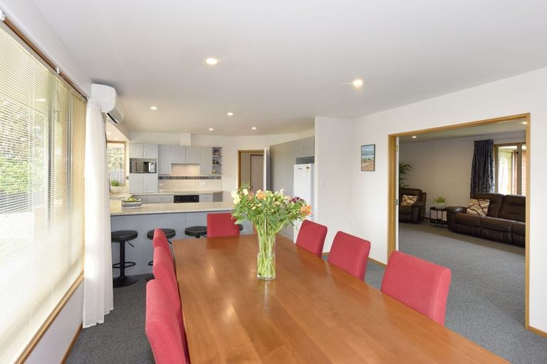 Photo of property in 25 Chesterfield Mews, Russley, Christchurch, 8042