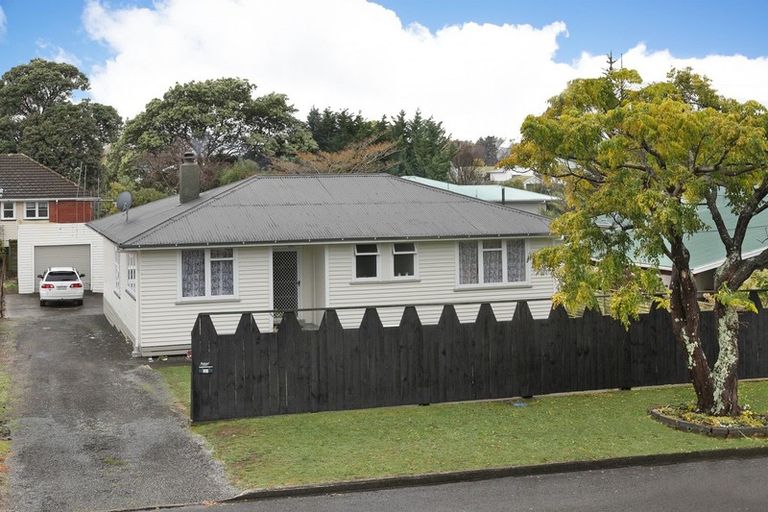 Photo of property in 32 Mill Street, Marton, 4710