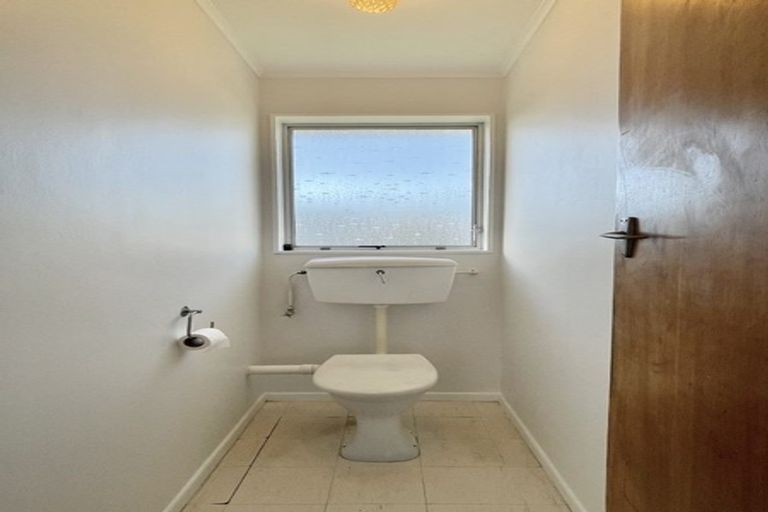 Photo of property in 24a Oregon Drive, Maoribank, Upper Hutt, 5018